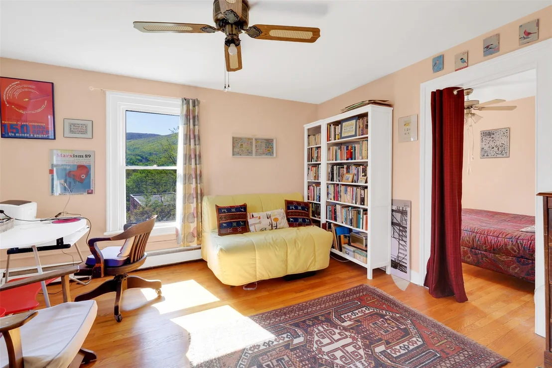 Photo of 15 Davis Street