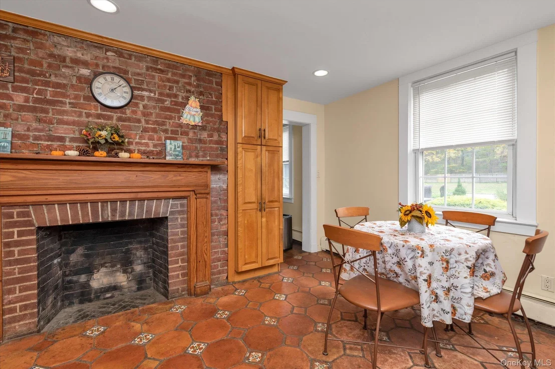 Photo of 2177 Cedar Swamp Road