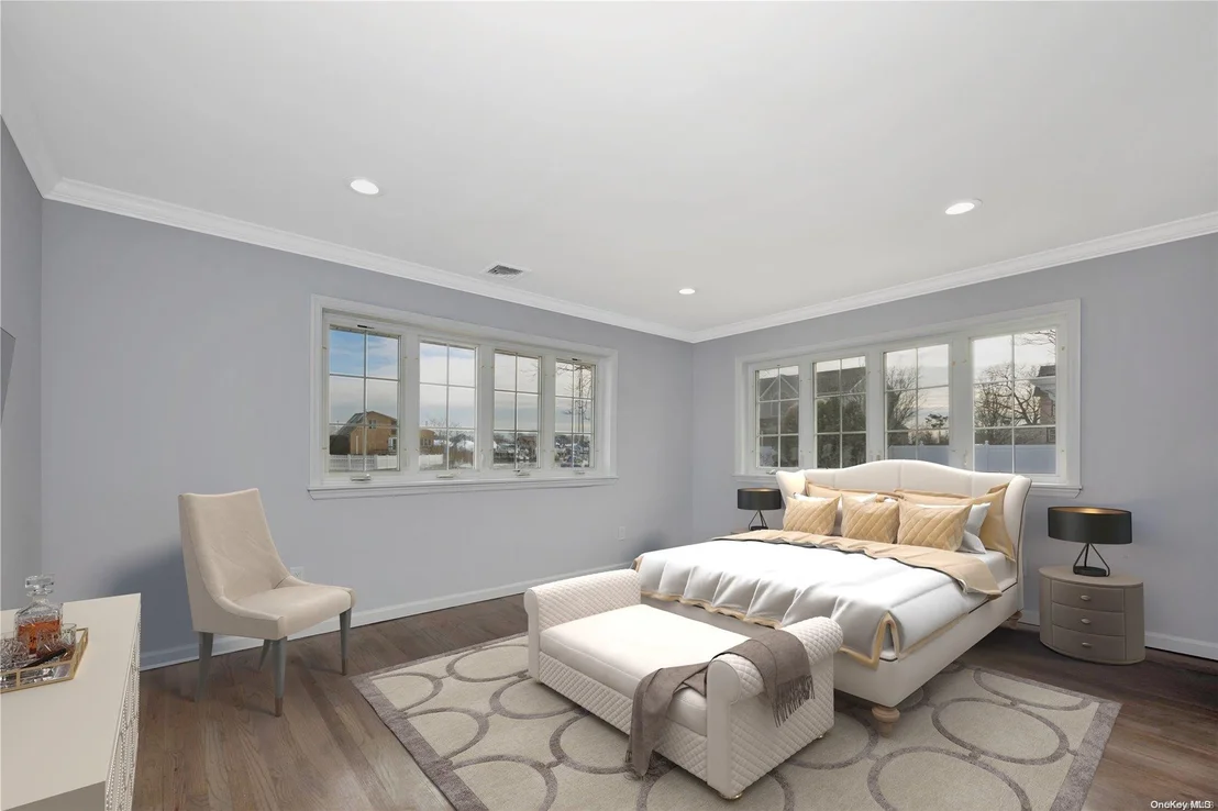 Photo of 324 Clocks Boulevard
