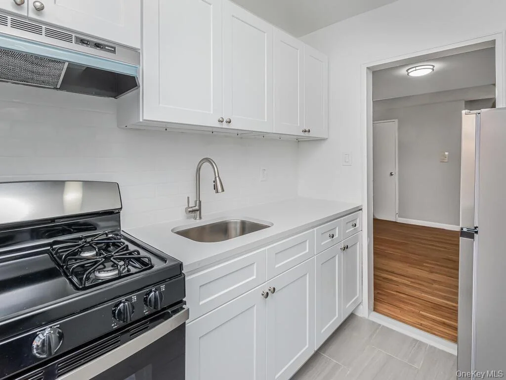 Photo of Unit 3F at 6535 Broadway