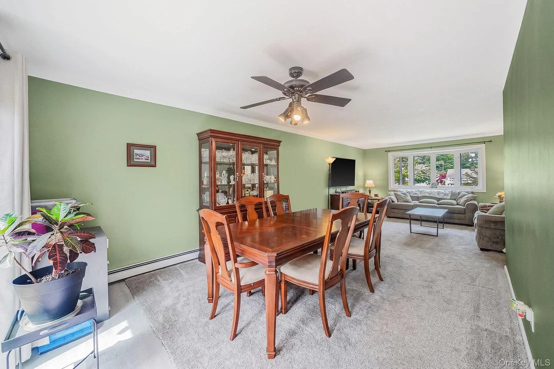 Photo of 489 Carnation Drive