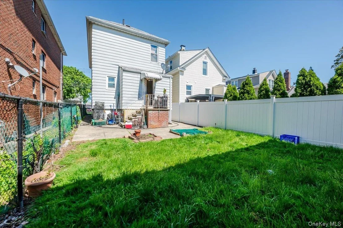 Photo of 535 Edison Avenue