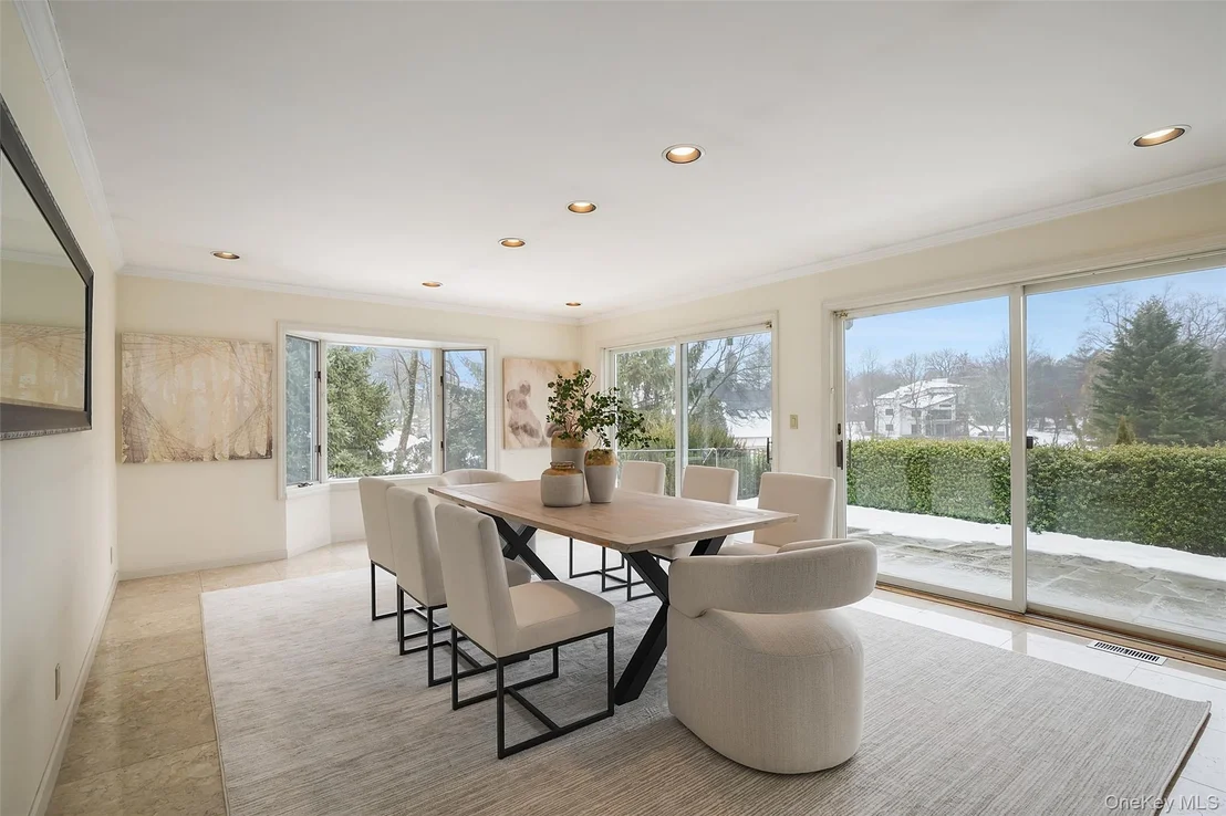 Photo of 14 Lakeside Drive