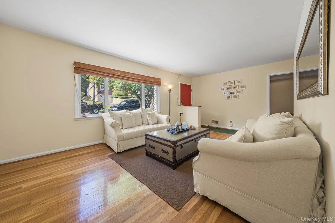 Photo of 104 Lefferts Road