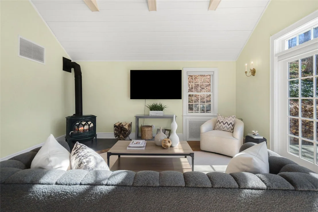 Photo of 10 Whippoorwill Road