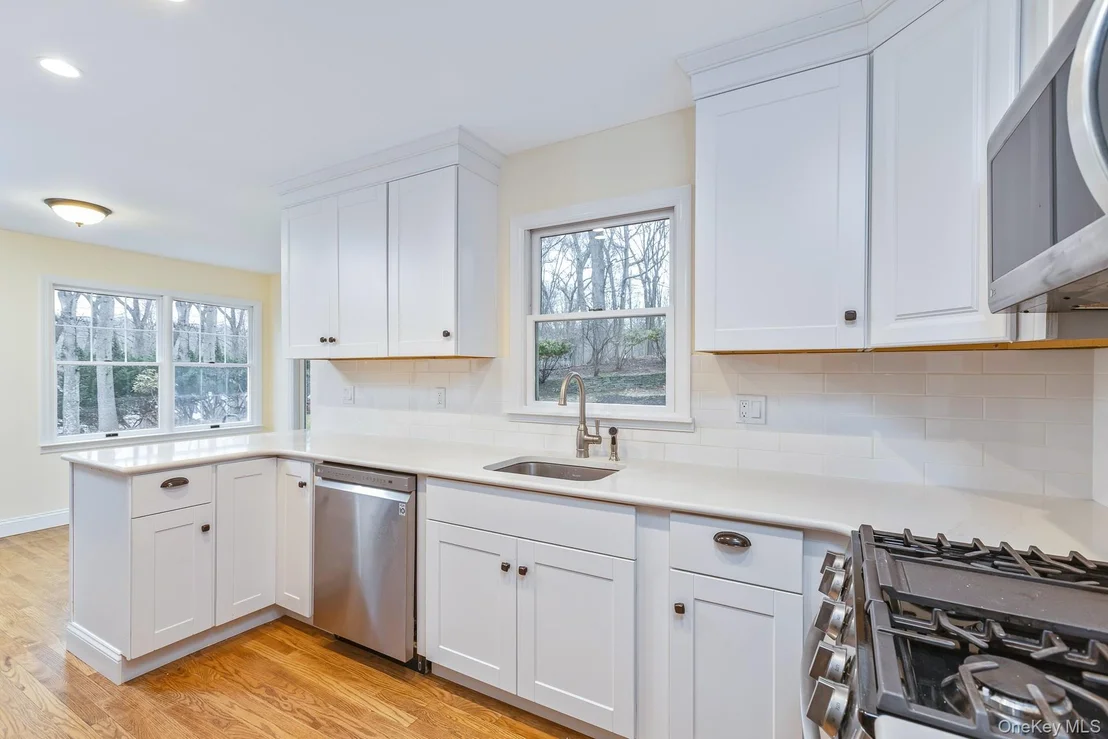 Photo of 451 River Road
