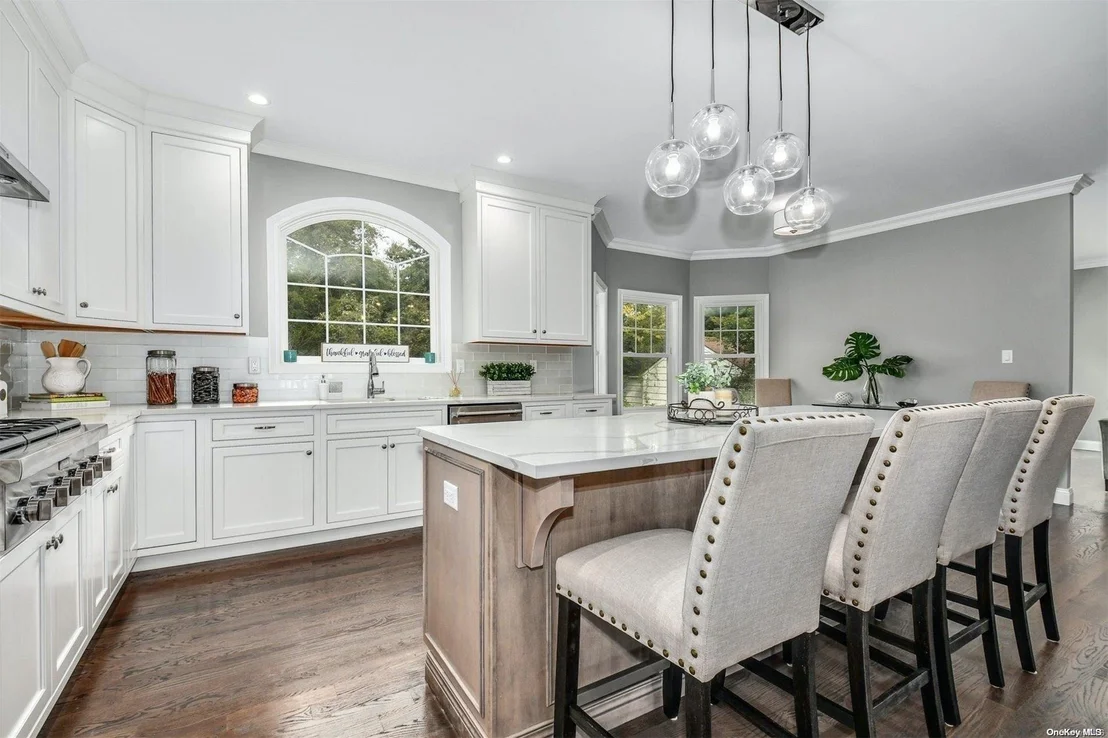 Photo of 56 Syosset Circle