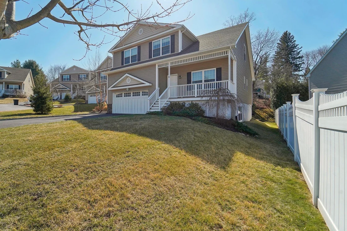 Photo of 8 Thornton Hill