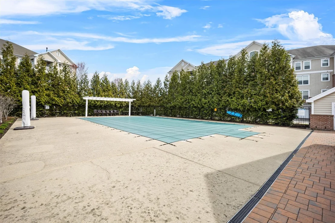 Photo of 521 Regency Drive