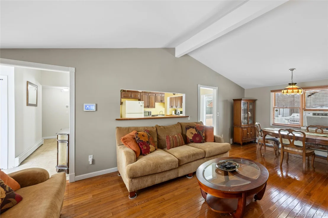Photo of 137 Riverside Avenue