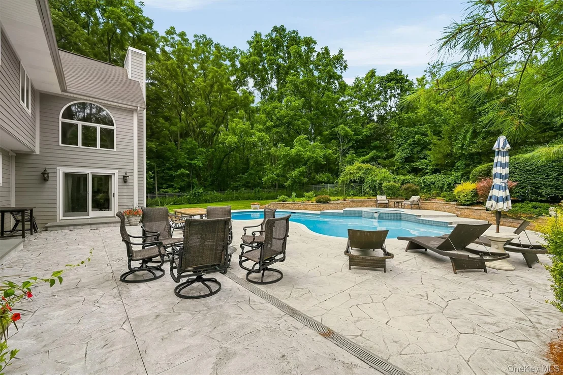 Photo of 7 Greenfield Drive