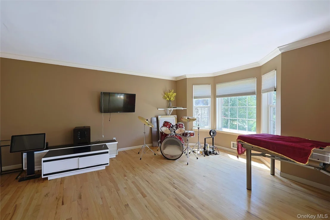 Photo of 1010 Pine View