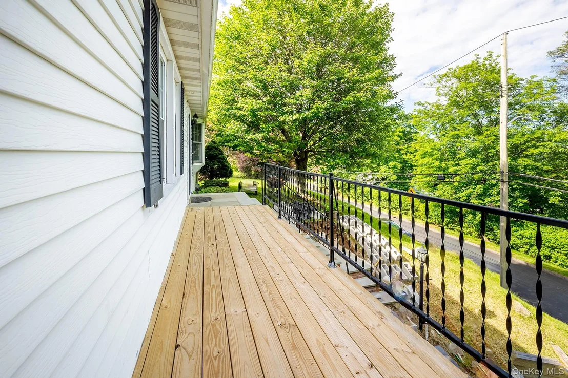 Photo of 5 Meadowbrook Drive