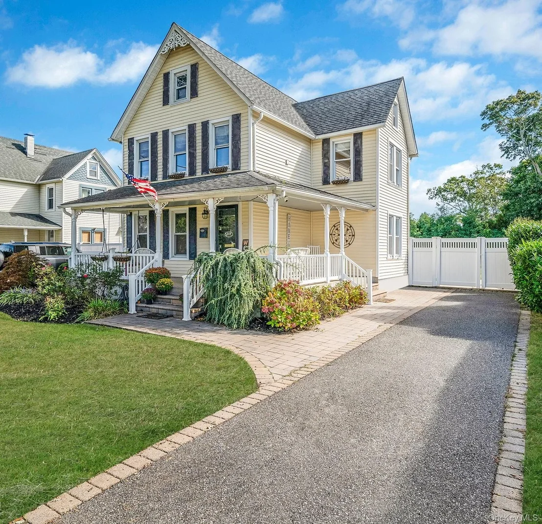 Photo of 219 North Ocean Avenue