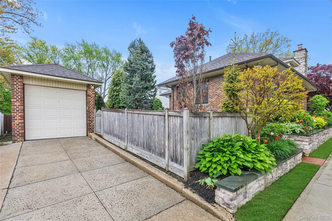 Photo of 40 Harding Avenue