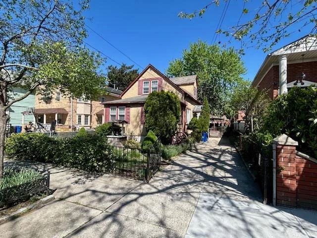 Photo of 43-51 166th Street