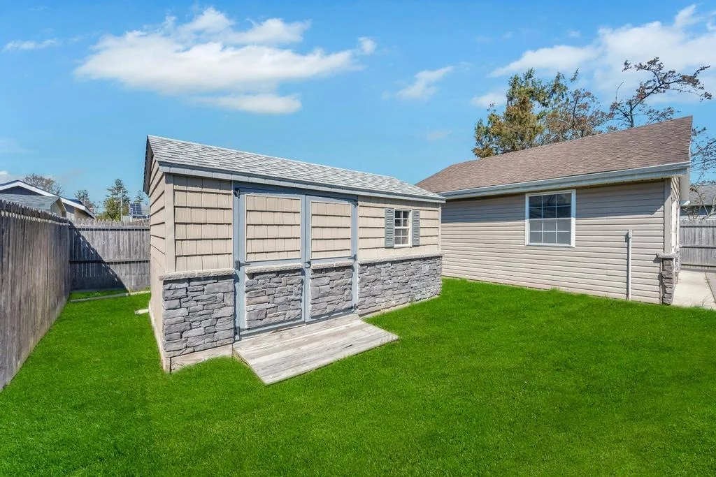 Photo of 61 Maple Street