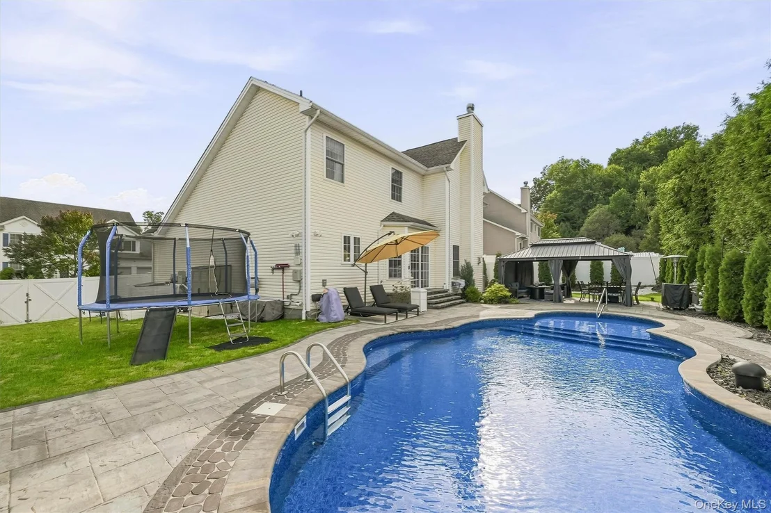 Photo of 2726 Colonial Drive