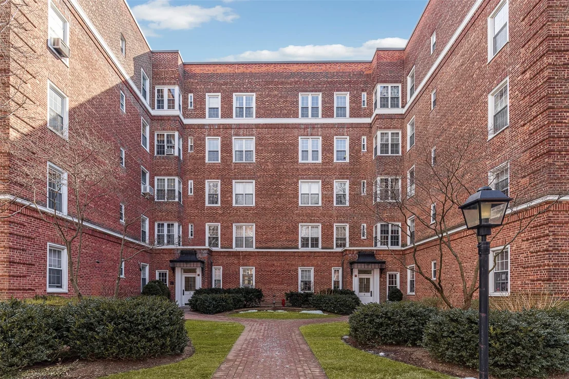 Photo of Unit 2A at 2 Midland Gardens