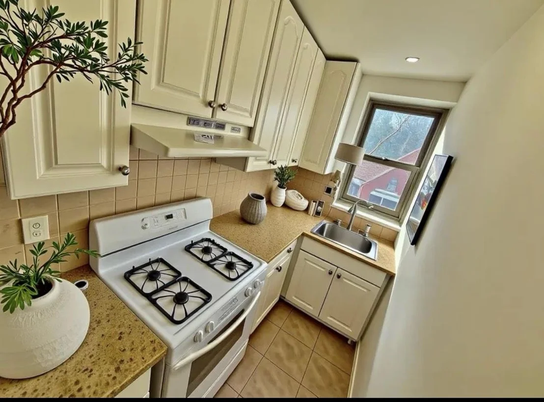 Photo of Unit 2B at 804 bronx river road