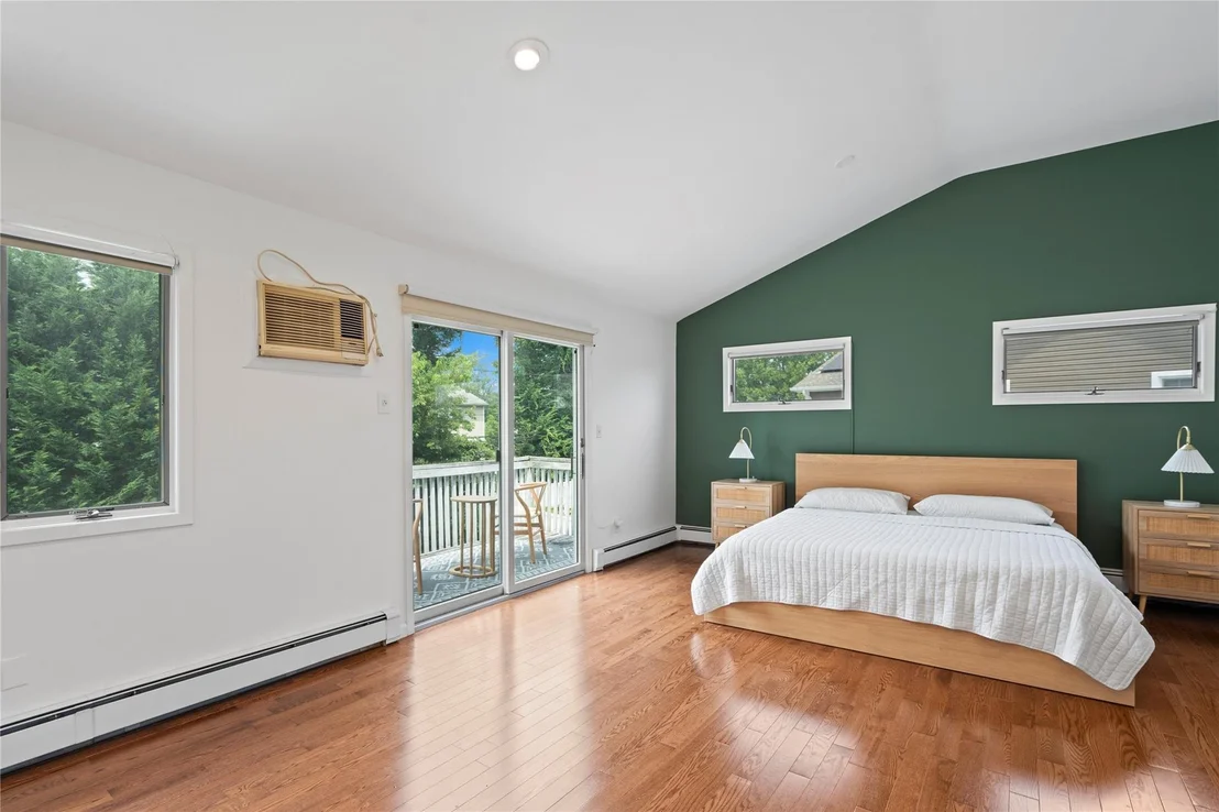 Photo of 10 Lillian Lane