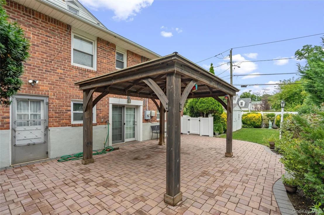 Photo of 402 Maple Street