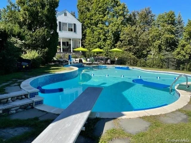 Photo of 651 Lakes Road