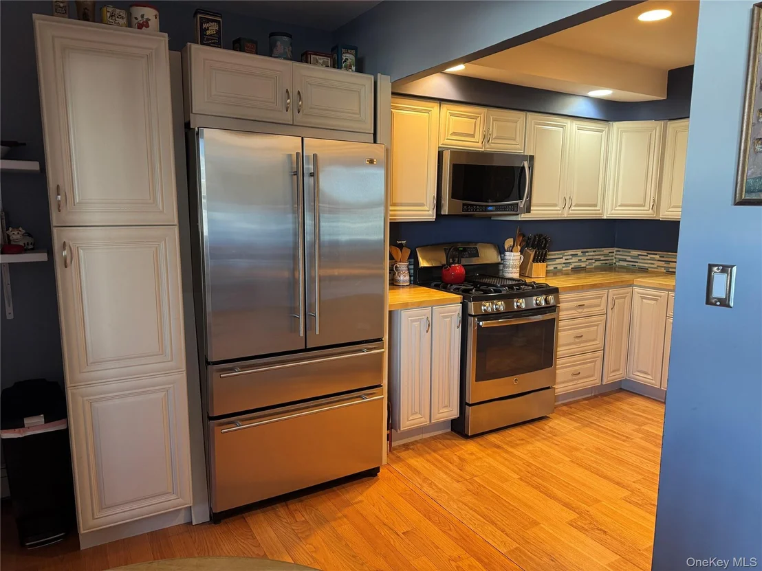Photo of Unit 20D at 59 Hampton Place