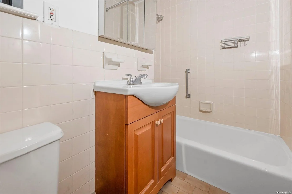 Photo of Unit 2 at 213 Eastern Parkway