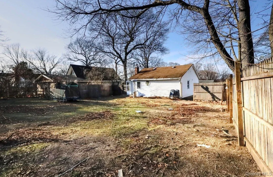 Photo of 12 Cedarhurst Avenue