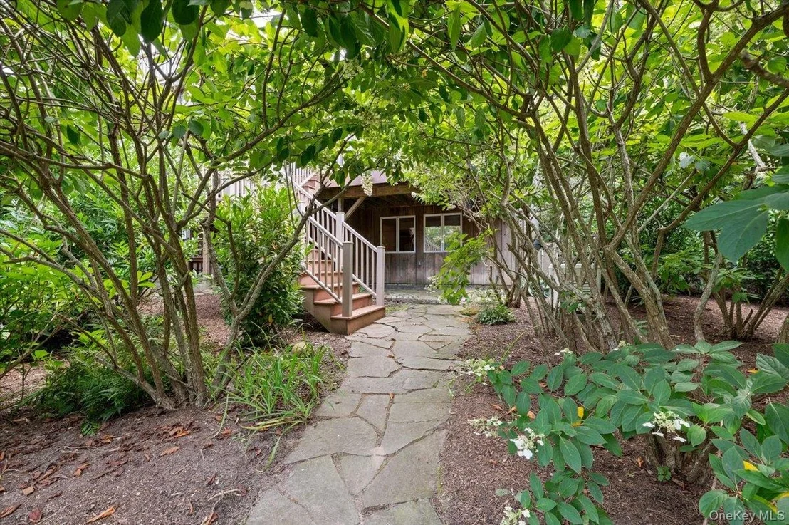 Photo of 2785 Noyack Road
