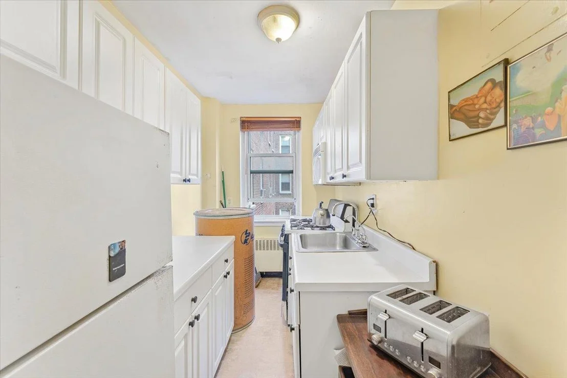 Photo of Unit 2F at 765 Bronx River Road