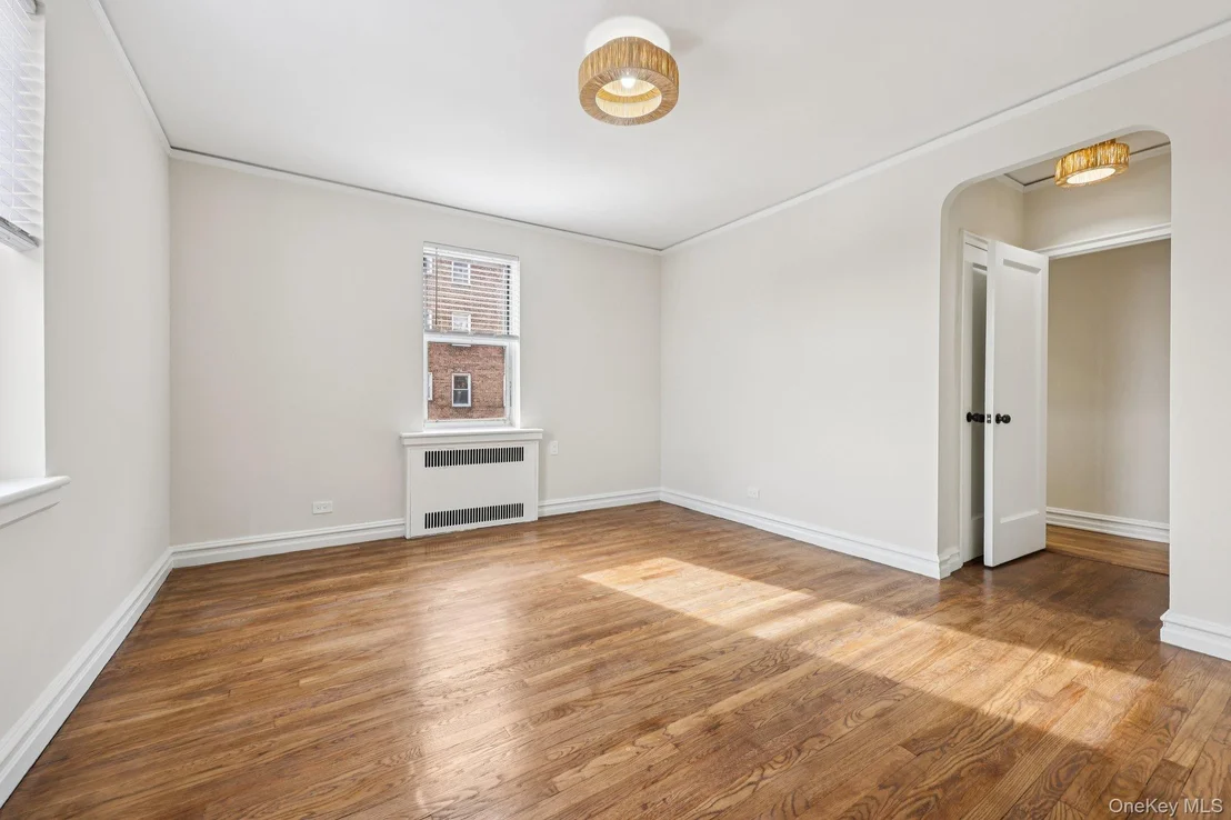 Photo of Unit 3S at 1 Bronxville Road