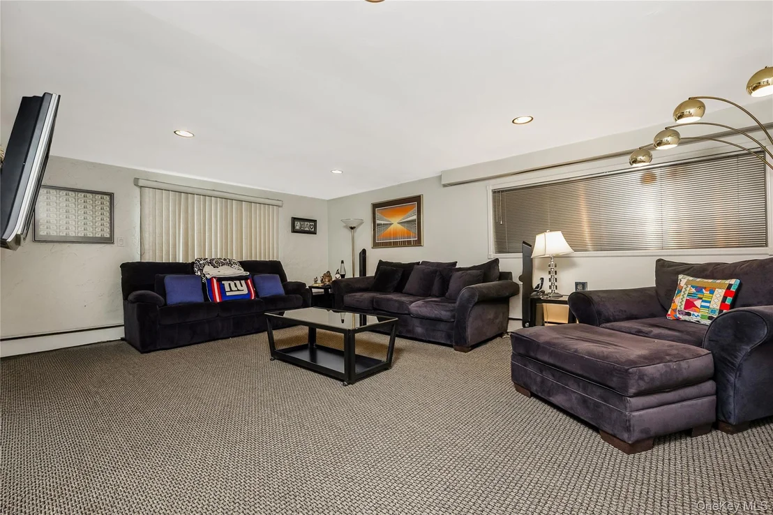 Photo of 900 Flanders Drive