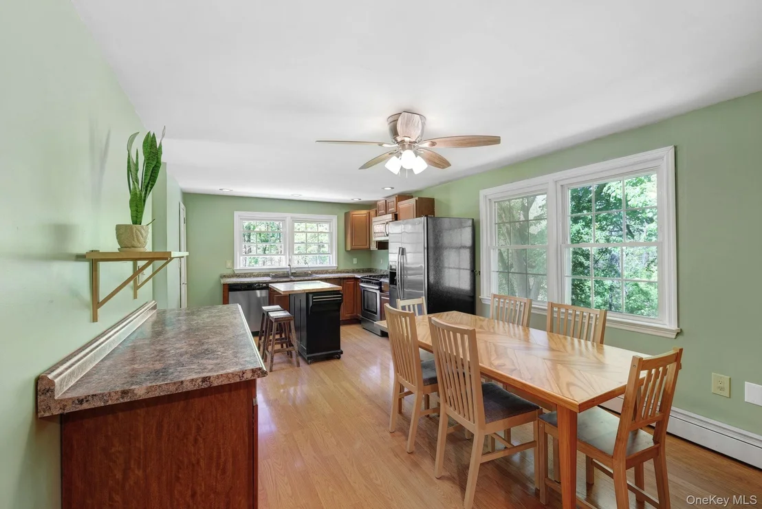 Photo of 94 Smithtown Road