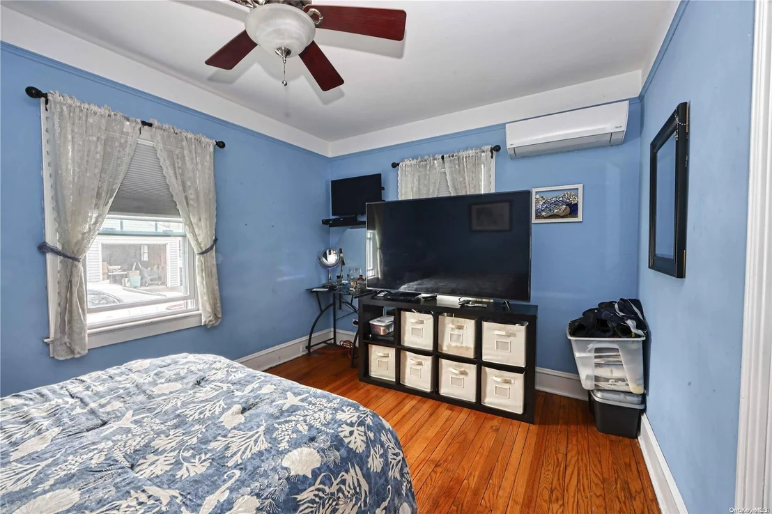 Photo of 44 Carleton Avenue