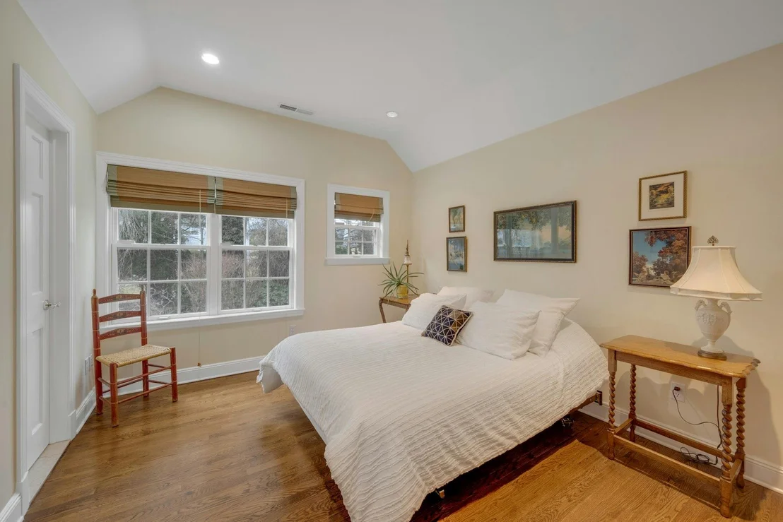 Photo of 280 Beverly Road