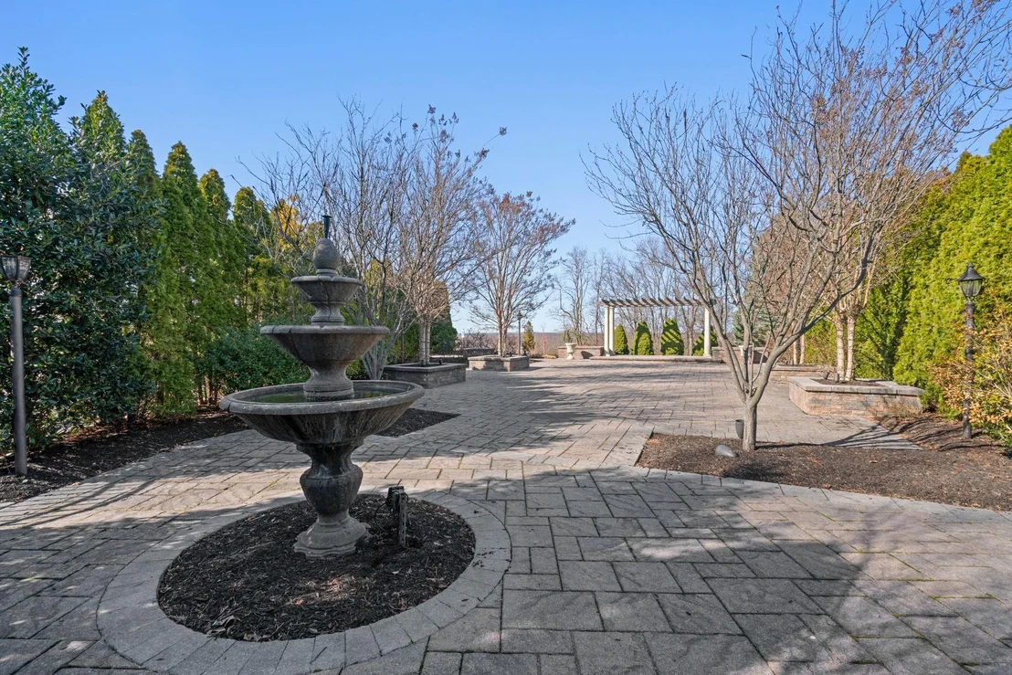 Photo of 9 Hamlet Drive
