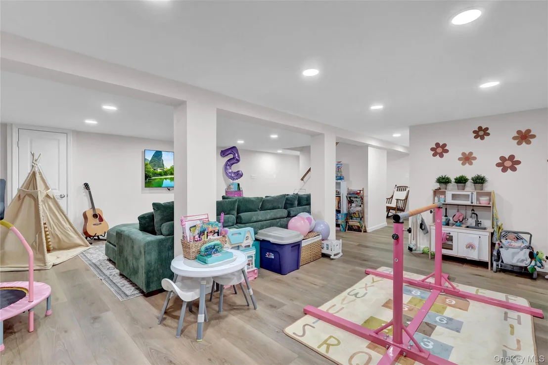 Photo of 2642 Clovermere Road
