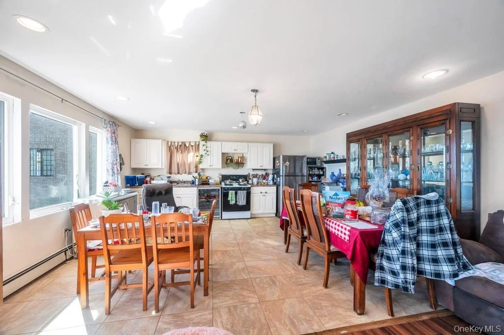 Photo of 3142 Shore Road