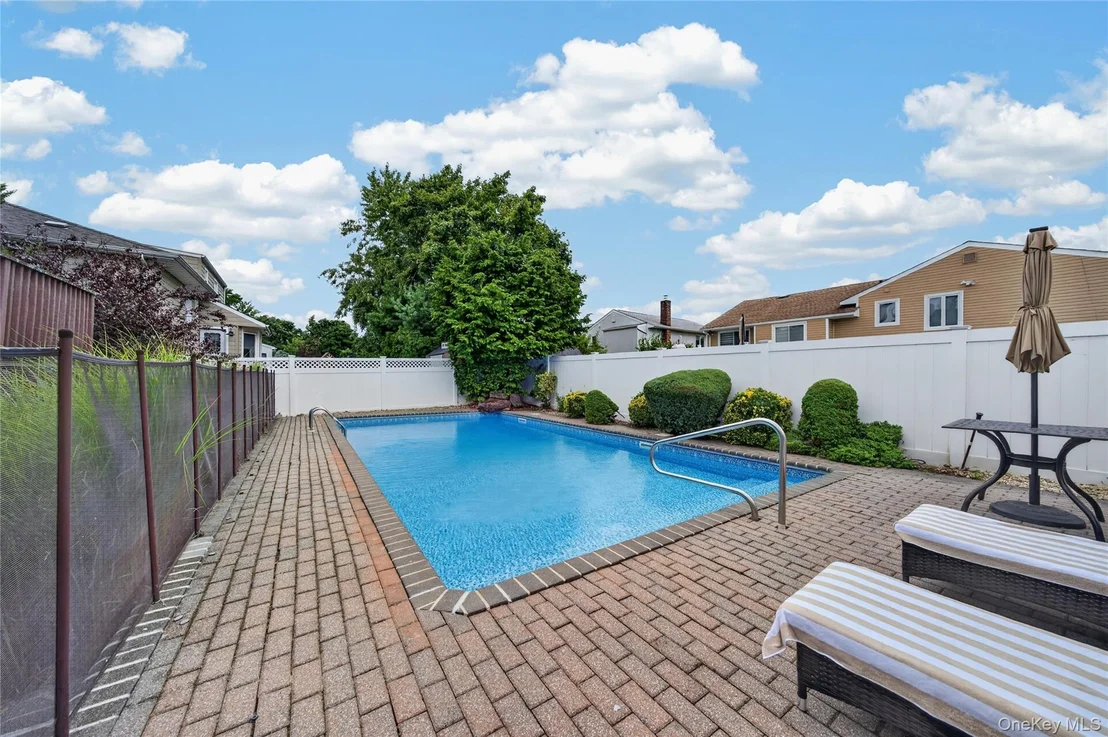 Photo of 395 Bunker Drive