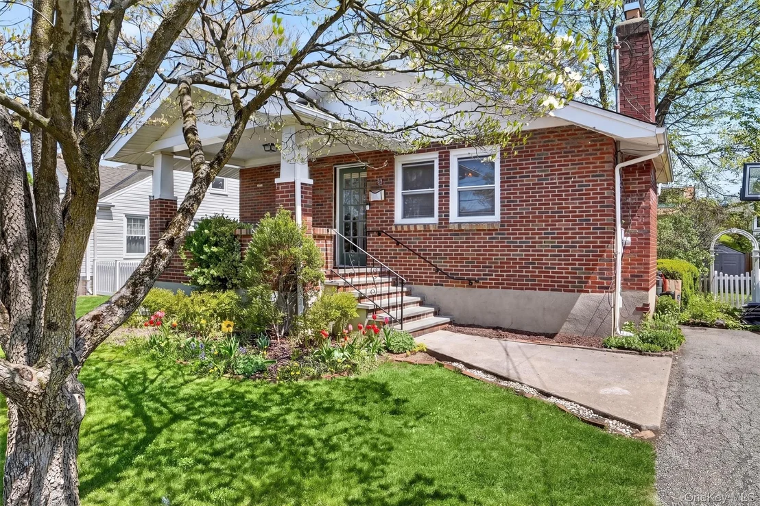Photo of 18 2nd Avenue