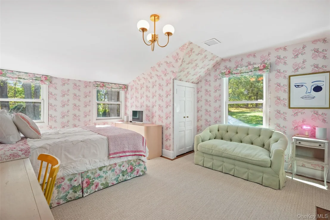 Photo of 19 Winfield Avenue