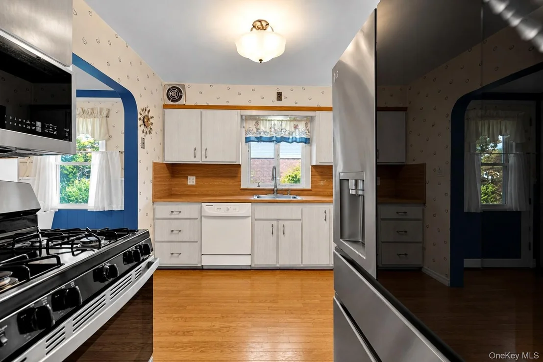 Photo of 135 Sperry Boulevard