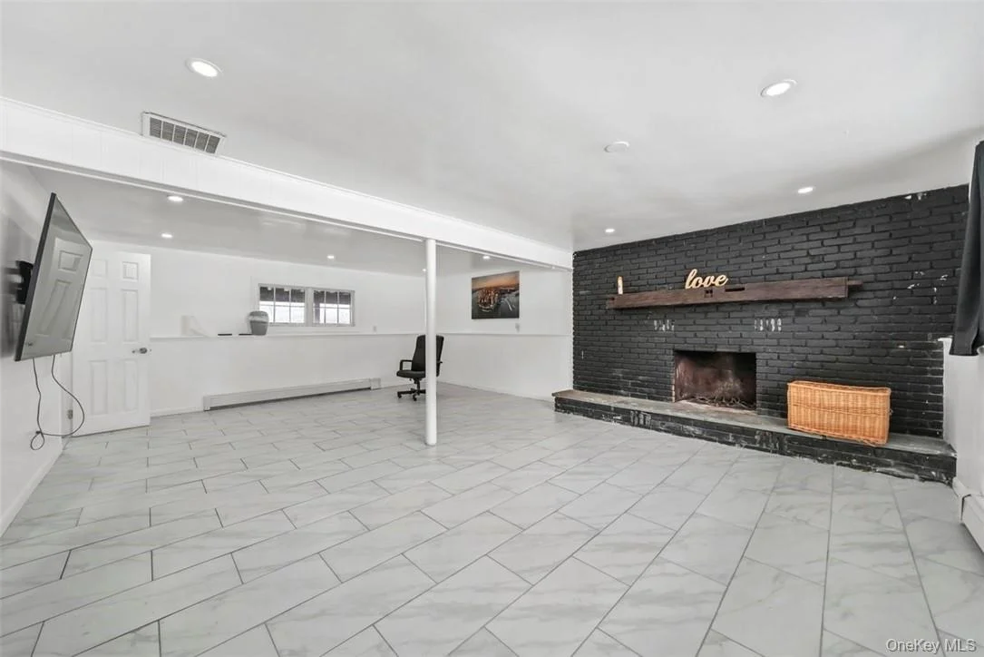 Photo of 7 Lakeview Drive