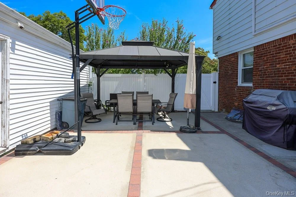Photo of 844 Hemlock Street