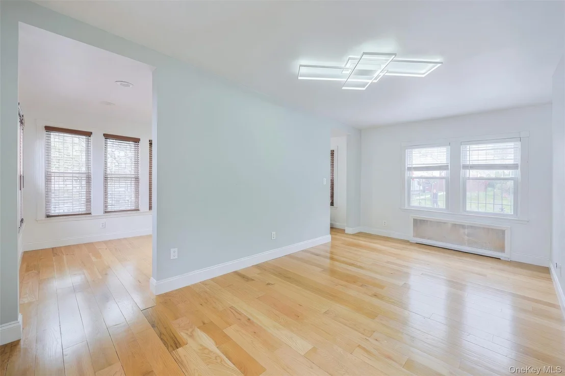 Photo of 32-02 Murray Lane