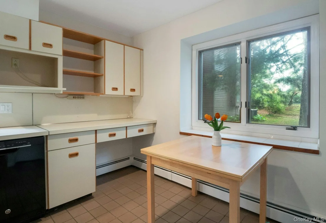 Photo of 707 Eagle Bay Drive