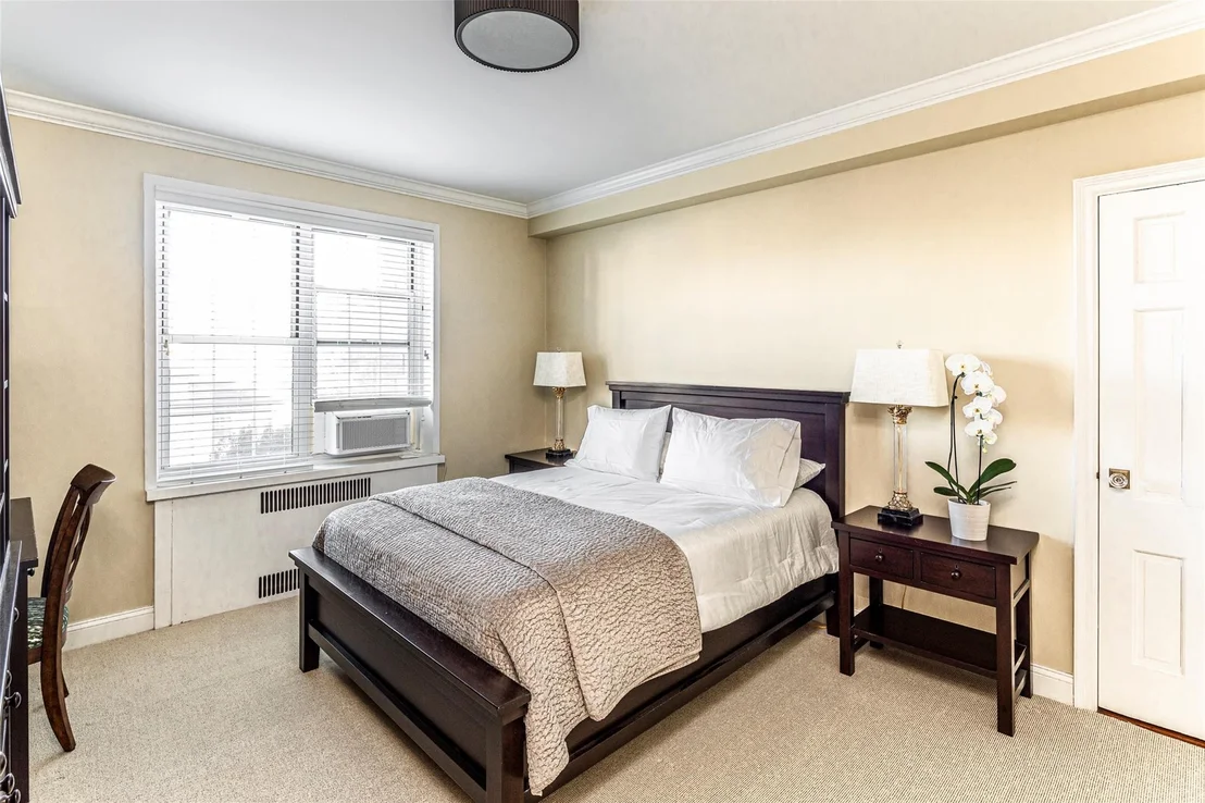 Photo of Unit 3E at 9 Midland Gardens