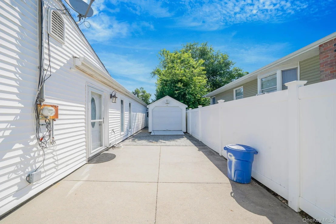 Photo of 29 Selden Boulevard